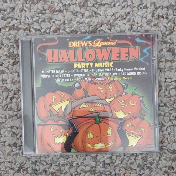 Lot of 2 Halloween CDs- New Fright Flicks & Drew’s Famous Halloween Party Music - Picture 5 of 9